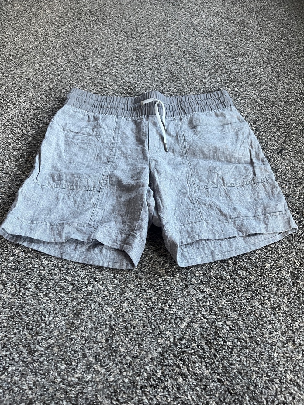 Athleta Light Gray Elastic Waist Linen-Blend Shorts